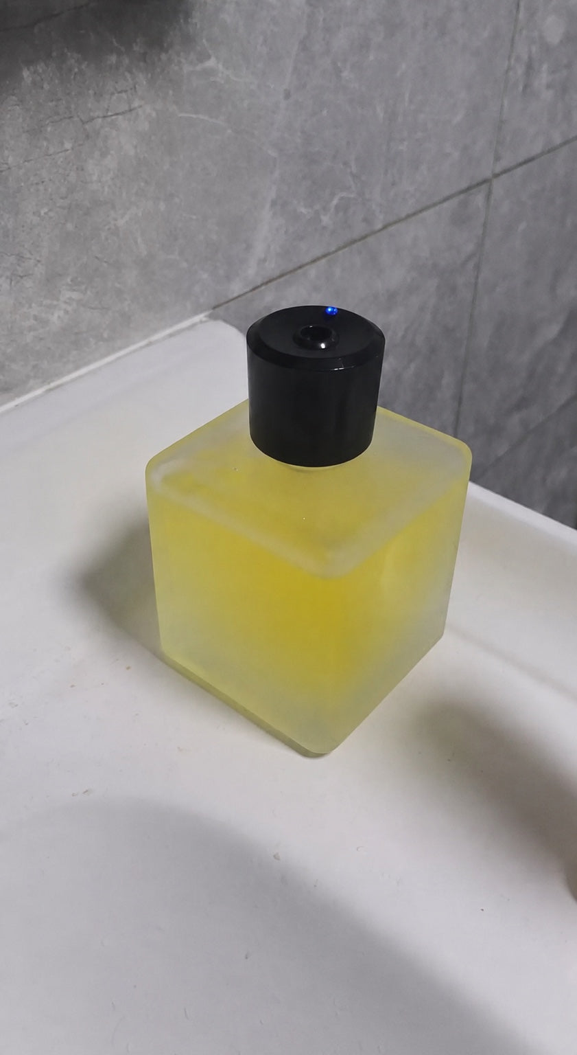 The Diffume Osmanthus Rain review from Camila R.